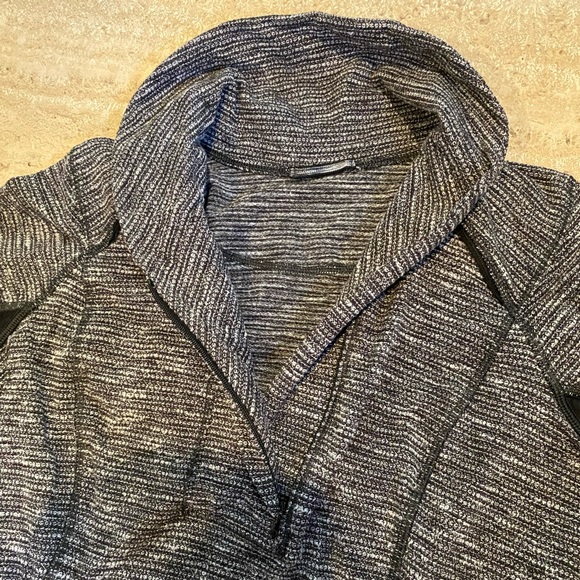 Lululemon Define shawl-collar half-zip running jacket - Picture 7 of 7